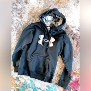 Women’s small Under Armour cold gear black relaxed fix hoodie grey logo sweater